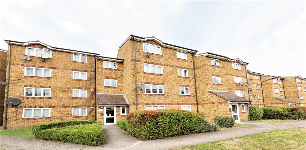 			1 Bedroom, 1 bath, 1 reception Flat			 Harrow Road, KENSAL GREEN